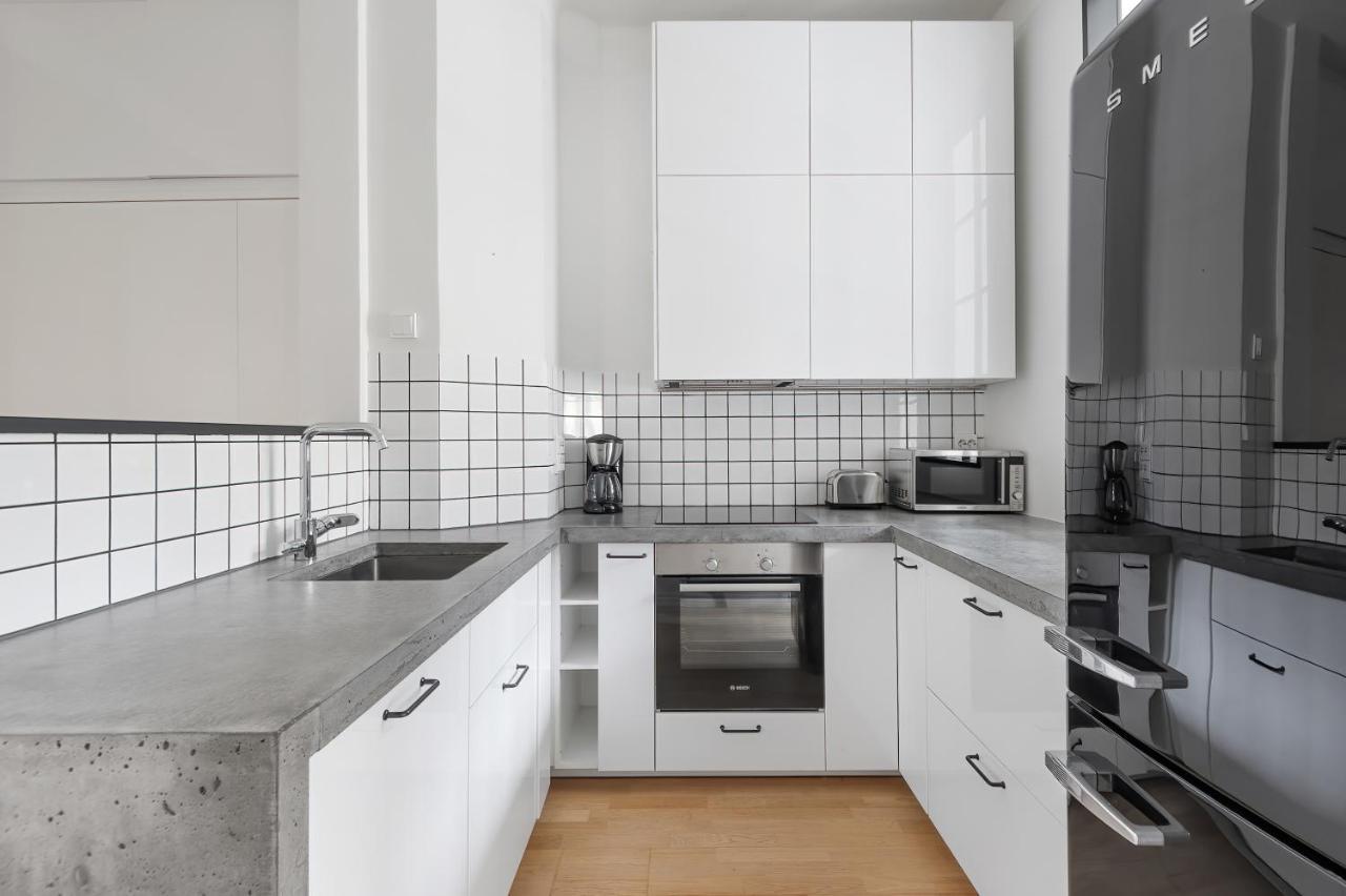 Wehost Fabulous 2Br In Prestigious Punavuori @Iso Roobertinkatu 26 Helsingfors Eksteriør bilde